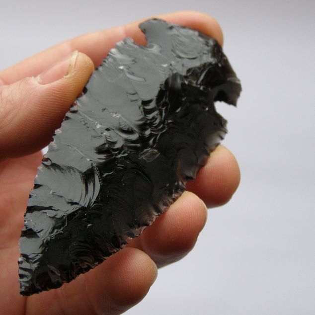 Americký hrot – Obsidiánový hrot s bočními vruby 2 – obrázek 3 z 4