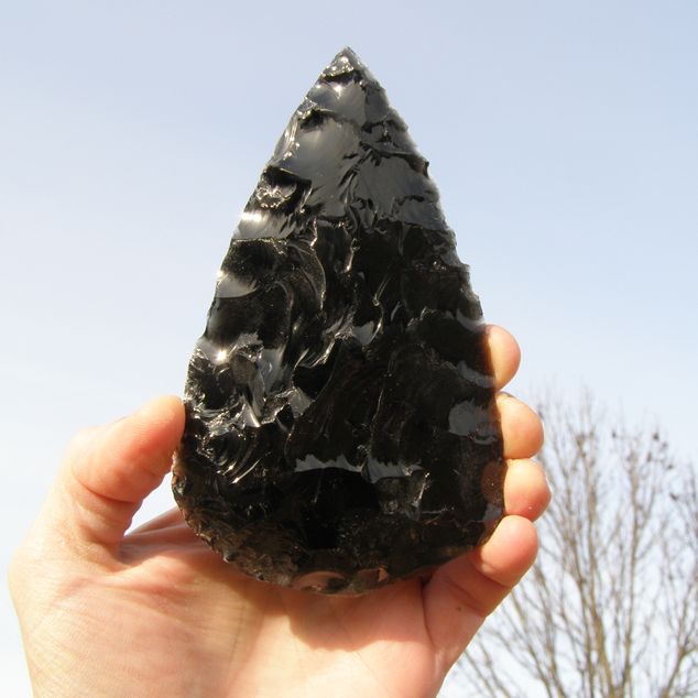 Pěstní klín – Střední pěstní klín z obsidiánu – obrázek 3 z 7
