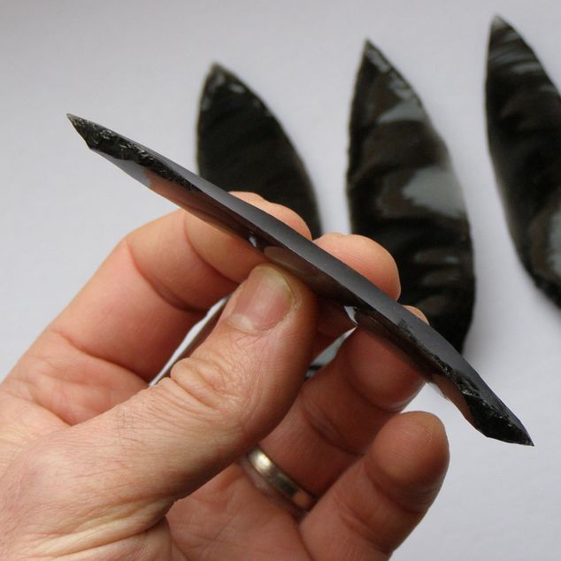 Pazourkový nůž – Sada 5 dlouhých čepelových hrotů z obsidiánu – obrázek 11 z 13