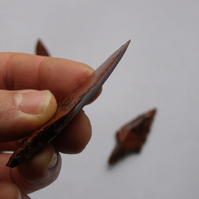 Šipka – Sada 5 hrotů s řapem z červeného obsidiánu – obrázek 6 z 8