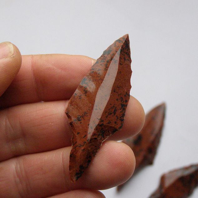 Šipka – Sada 5 hrotů s řapem z červeného obsidiánu – obrázek 2 z 8