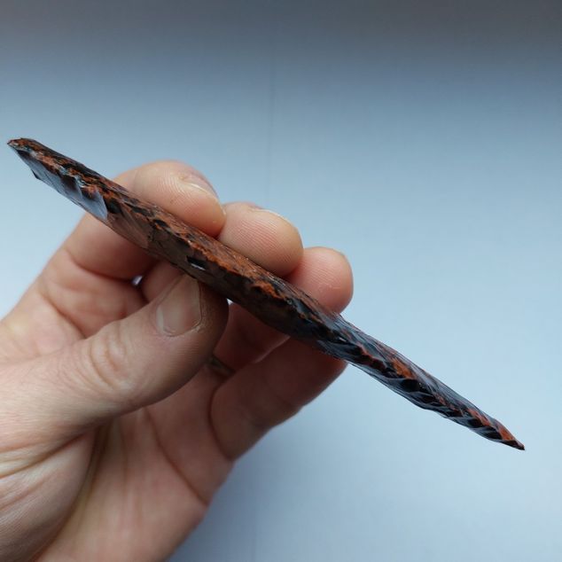 Pazourkový nůž – Červený obsidián - nůž s řapem – obrázek 3 z 5