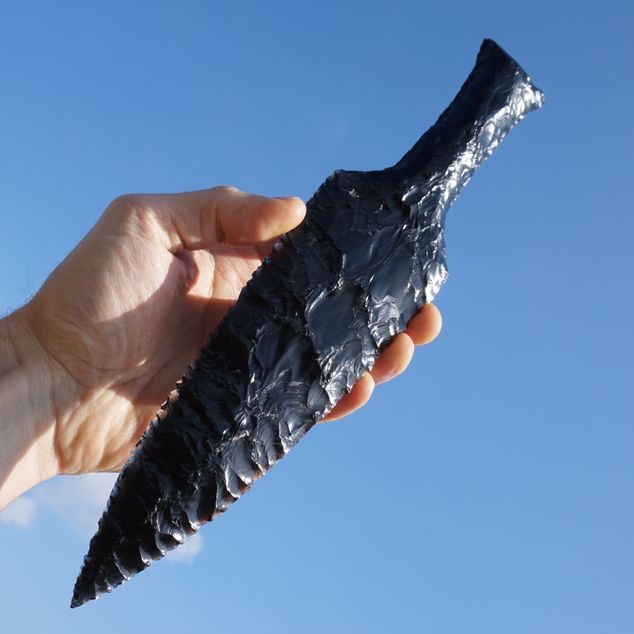 Pazourkový nůž – Obsidiánová dýka – obrázek 3 z 6