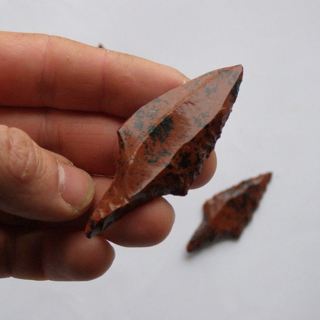 Šipka – Sada 5 hrotů s řapem z červeného obsidiánu – obrázek 5 z 8