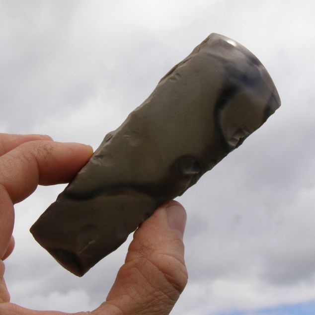Výukový set – Broušená silicitová sekera v topůrku – obrázek 9 z 17