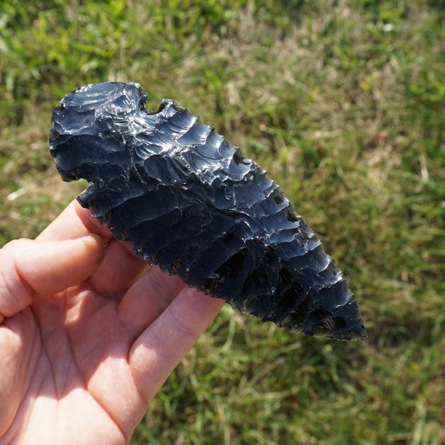 Americký hrot – Velký obsidiánový hrot s bočními vruby – obrázek 5 z 5