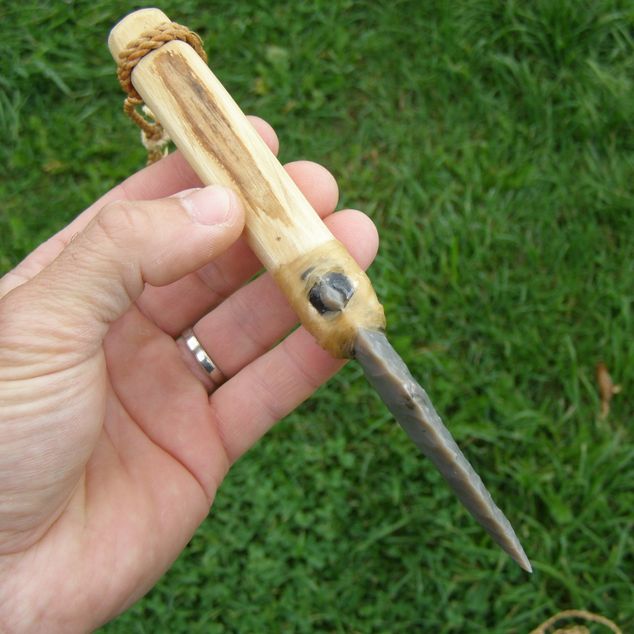 Pazourkový nůž – Ötziho nůž s rukojetí – obrázek 3 z 5