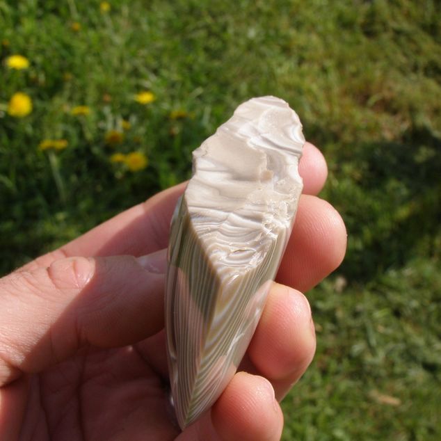 Výukový set – Malá sekerka z páskováného silicitu – obrázek 4 z 11
